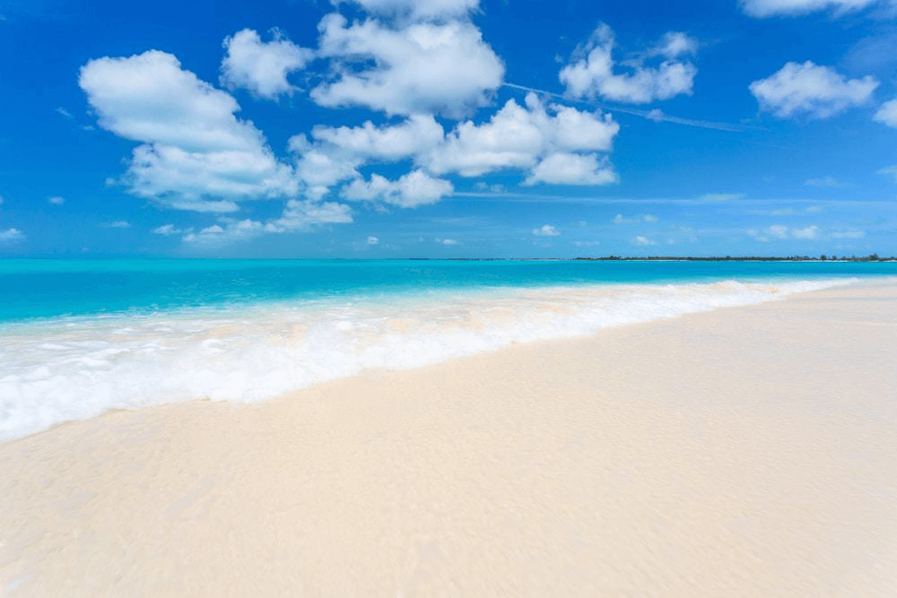 Clear waves on Varadero sand